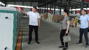 省市領導走基層    煤改電供暖受重視